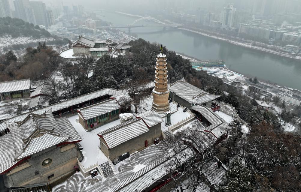 詩意中國丨白雪卻嫌春
